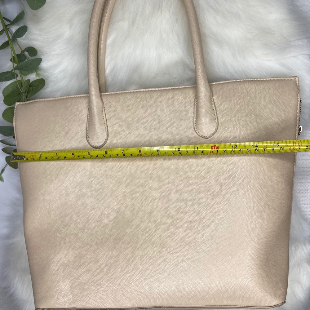 Tan Tote - Picture 3 of 7